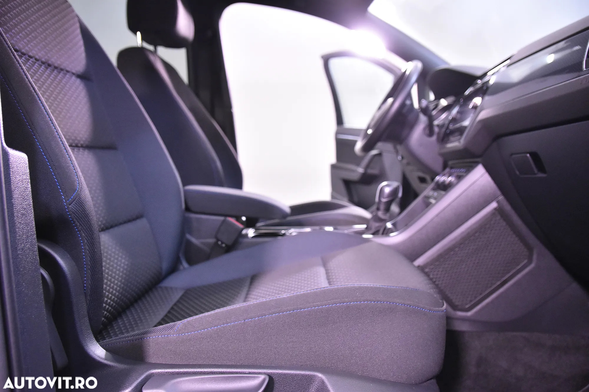 Volkswagen Touran - 11