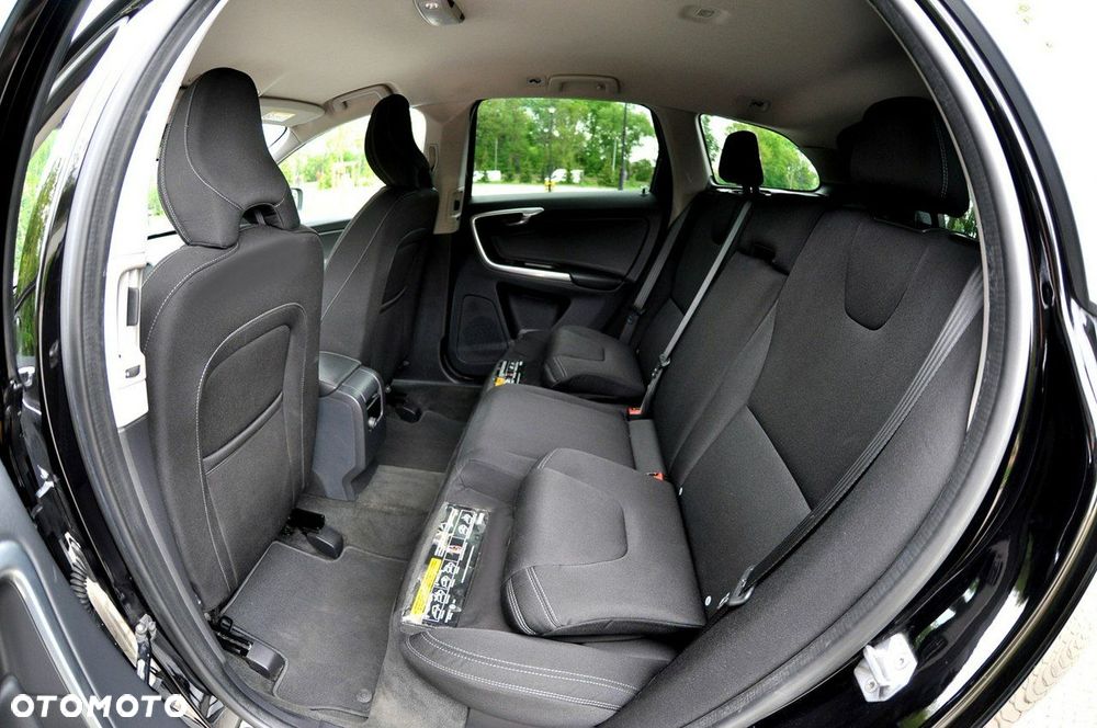 Volvo XC 60 D3 Momentum - 11