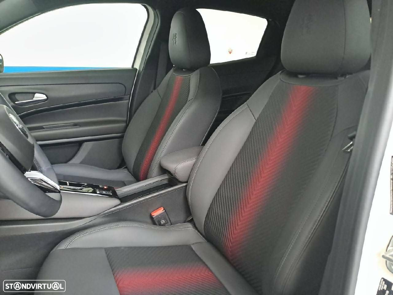 Alfa Romeo Junior 1.2 Speciale eDCT6 - 9