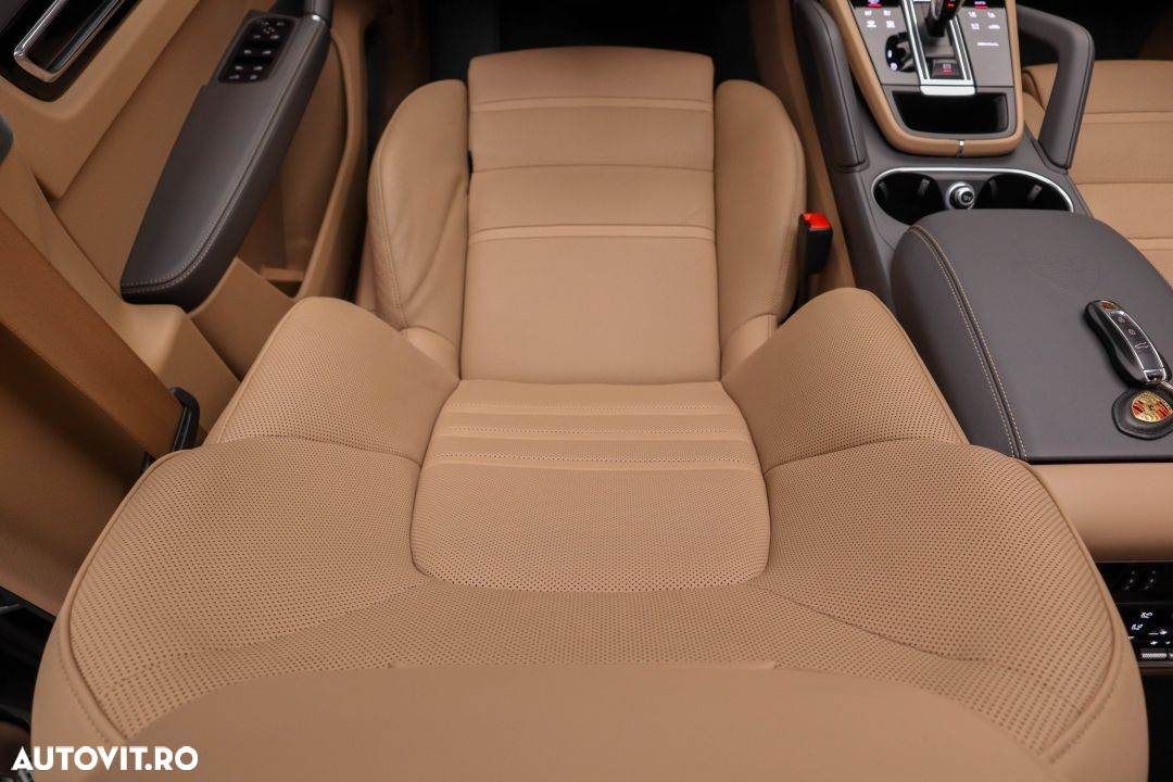 Porsche Cayenne E-Hybrid Tiptronic S Platinum Edition - 28