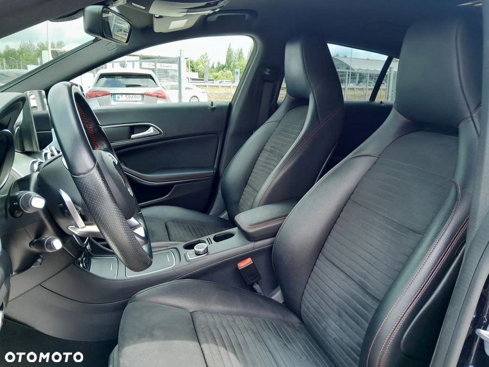 Mercedes-Benz CLA 200 7G-DCT AMG Line - 10