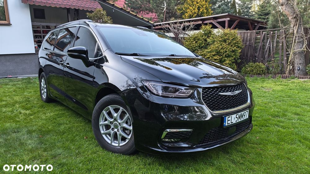 Chrysler Pacifica - 1