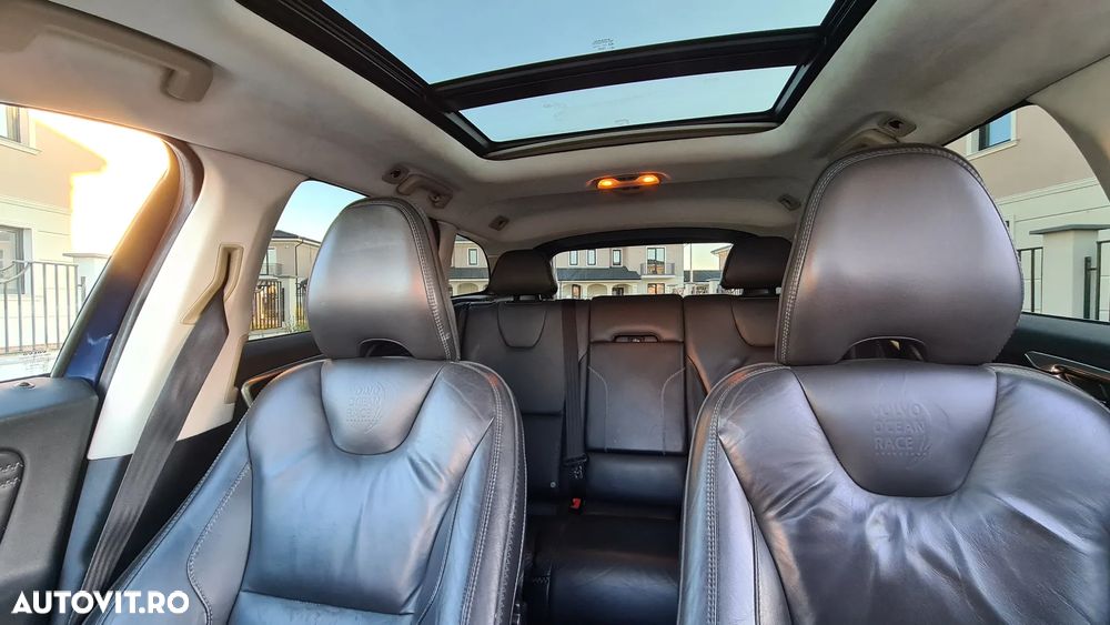 Volvo XC 60 D5AWD Ocean Race - 17