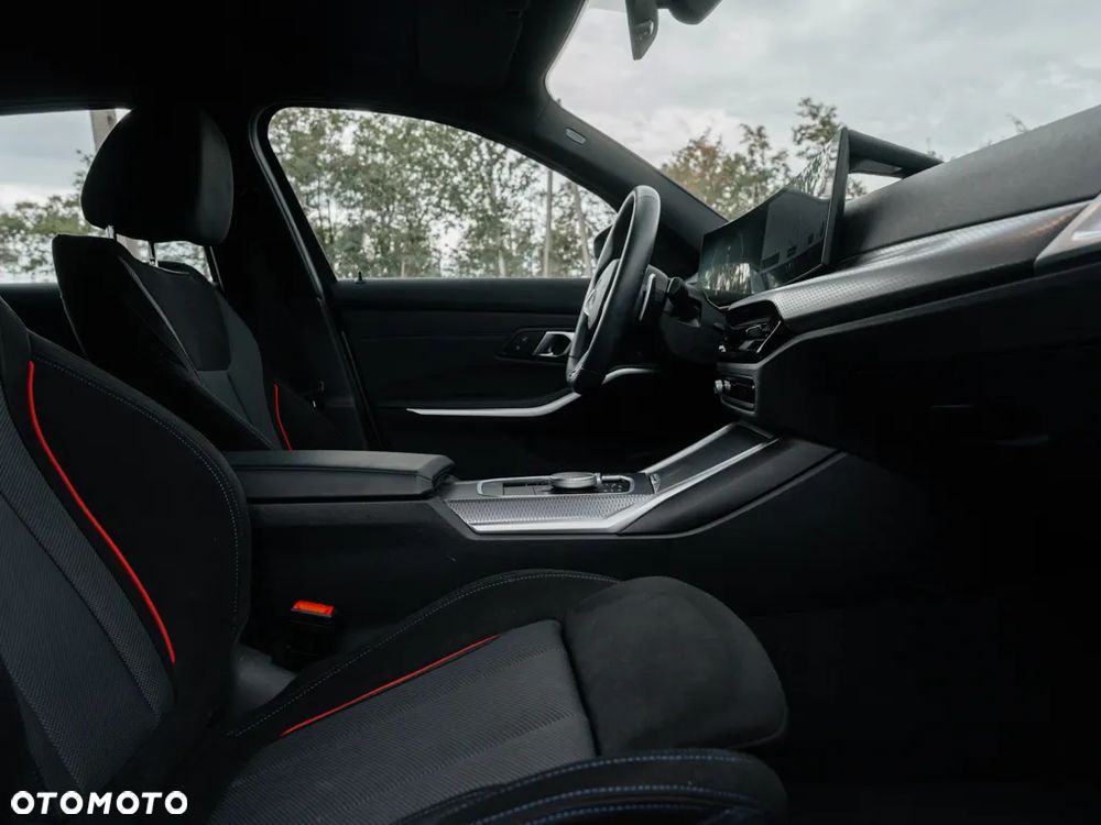 BMW Seria 3 330i M Sport - 12