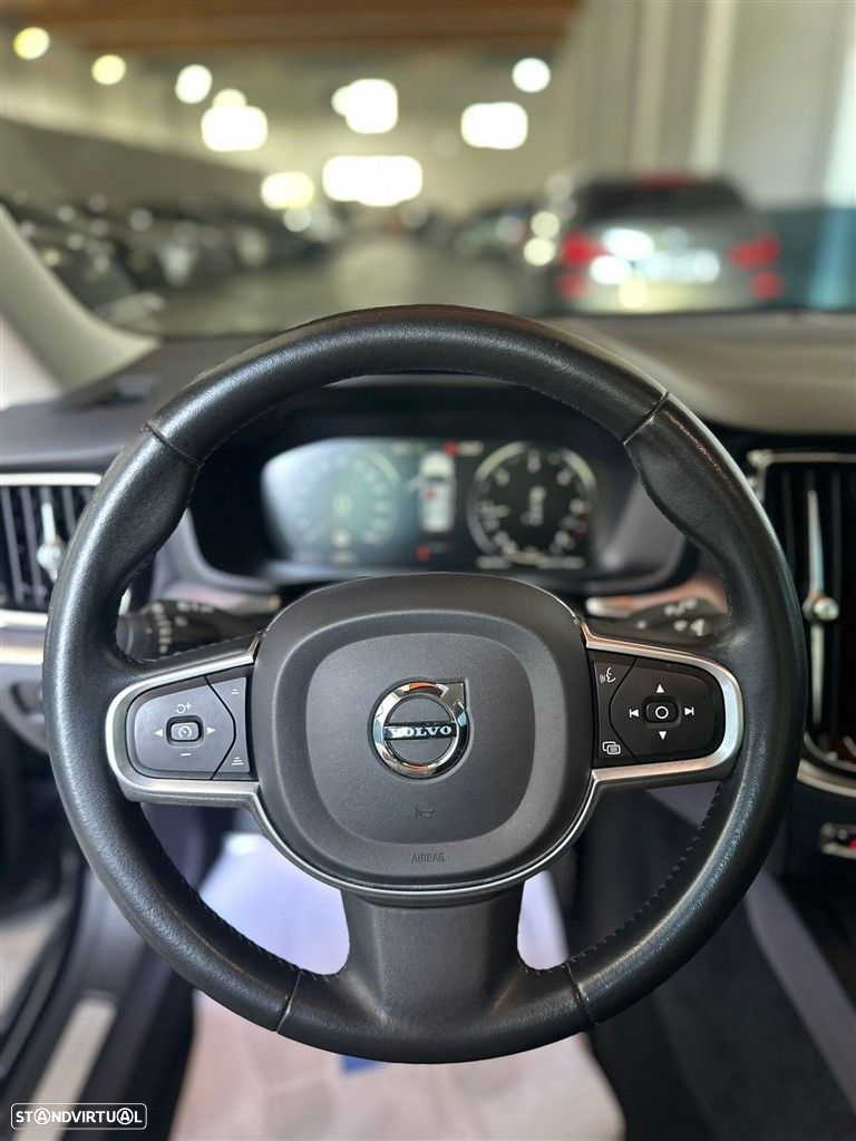 Volvo V60 2.0 D3 Momentum Geartronic - 10