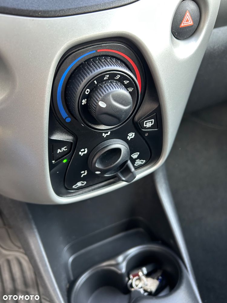 Peugeot 108 - 12