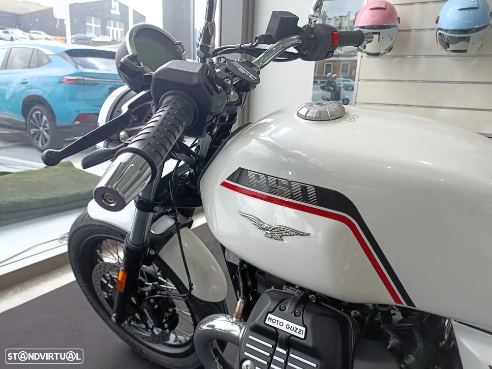 Moto Guzzi V7 Special - 3