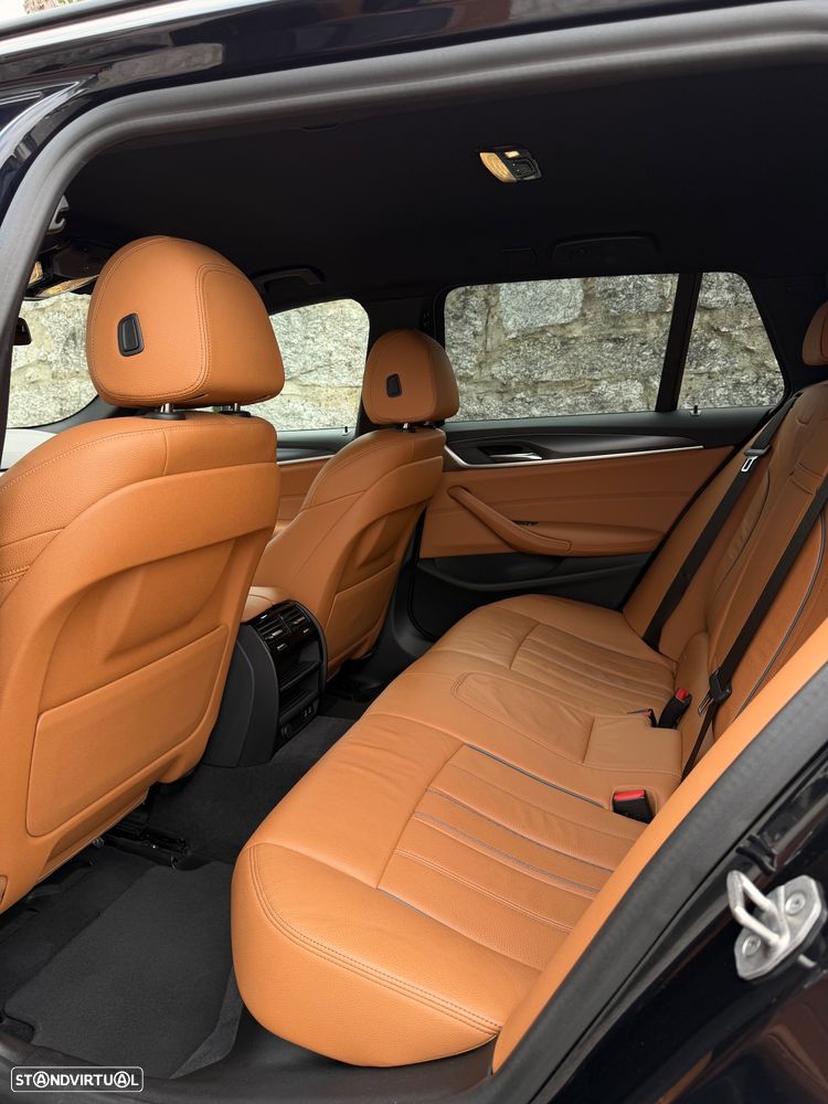 BMW 520 e Pack M - 12