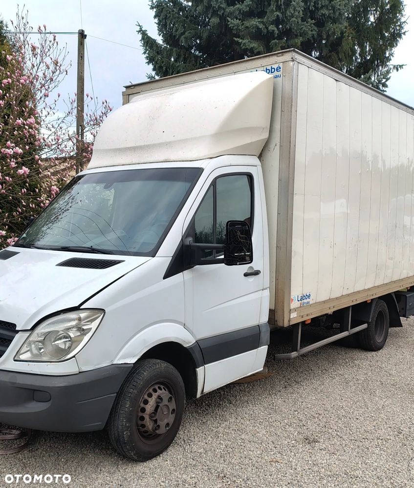 Kontener z windą Dhollandia 750kg 2012 sprinter W906 - 1
