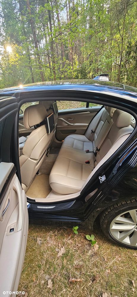 BMW Seria 5 528i xDrive Luxury Line - 9