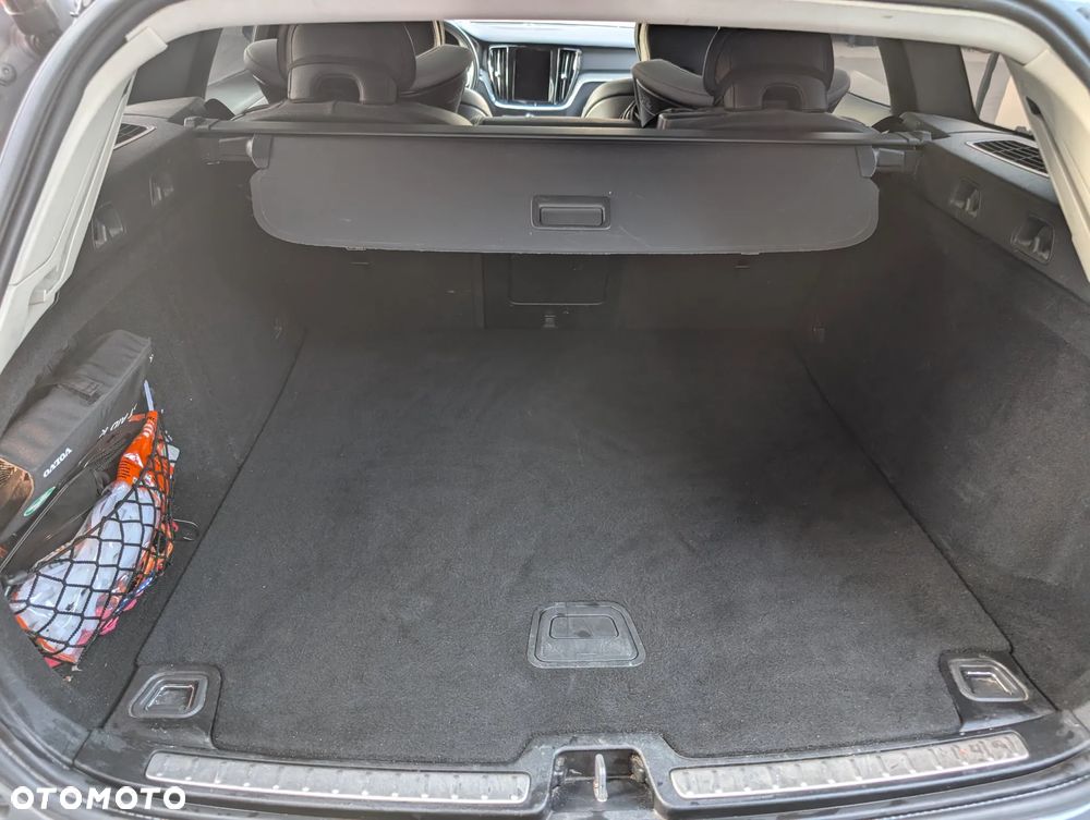 Volvo V60 Cross Country - 22