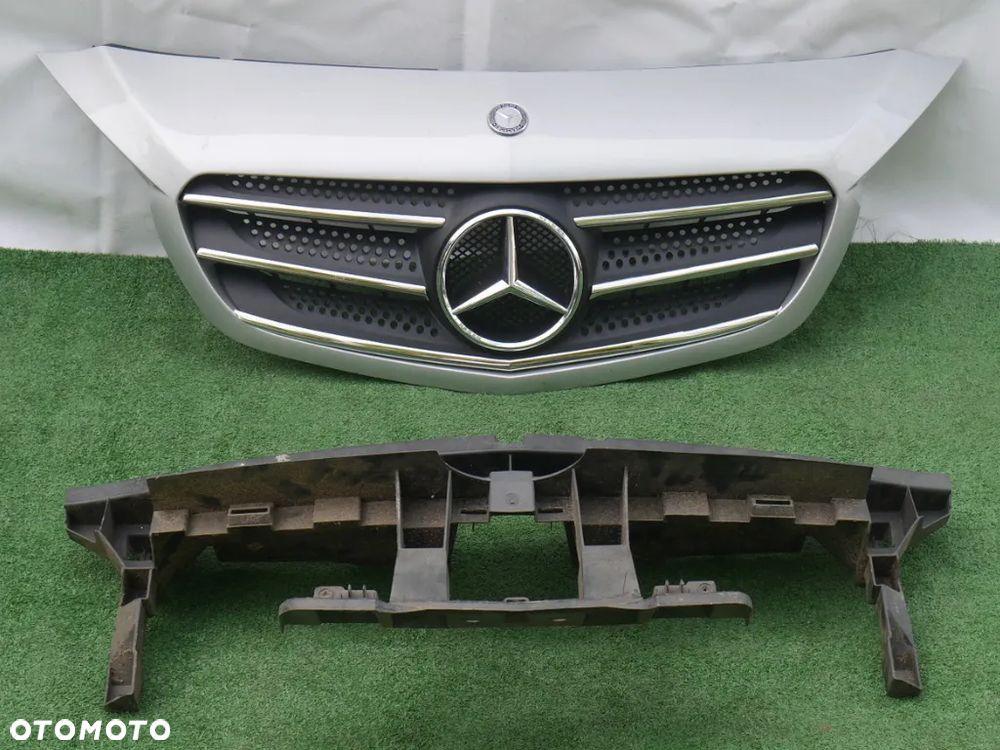 GRILL ATRAPA ZDERZAKA PRZÓD MERCEDES CITAN W415 PAS PODSTAWA GRILLA ORYGINAŁ A4158880023 A4158850216 - 1