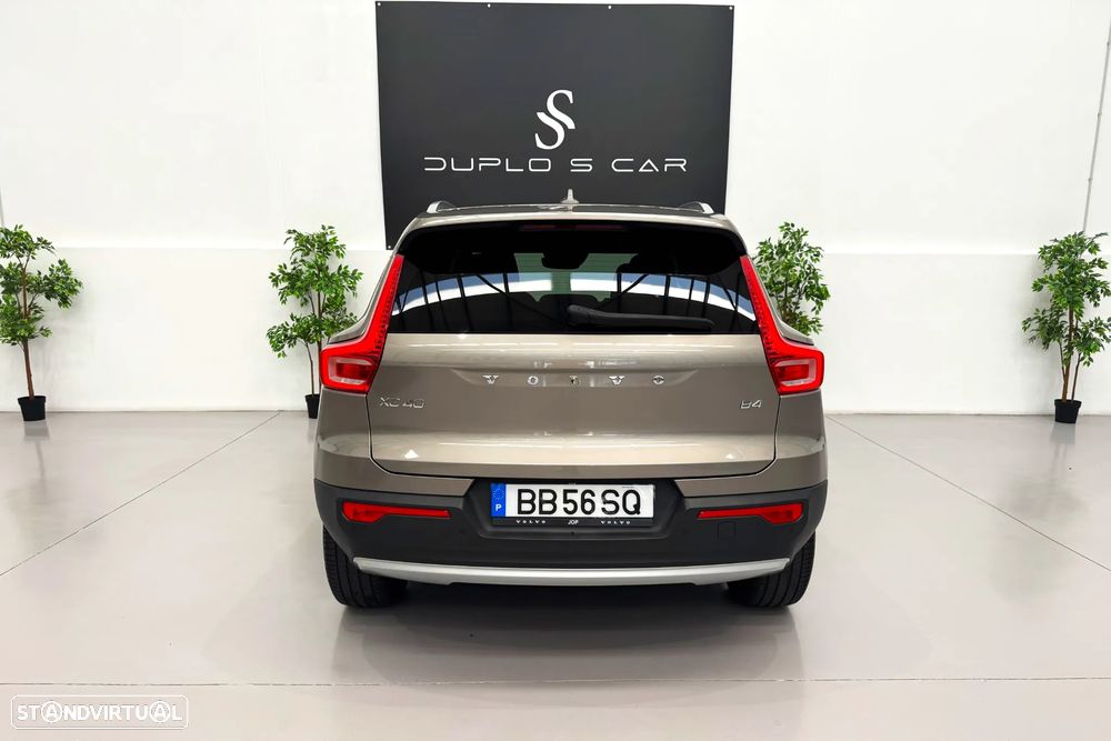 Volvo XC 40 B4 B DKG Momentum Pro - 12