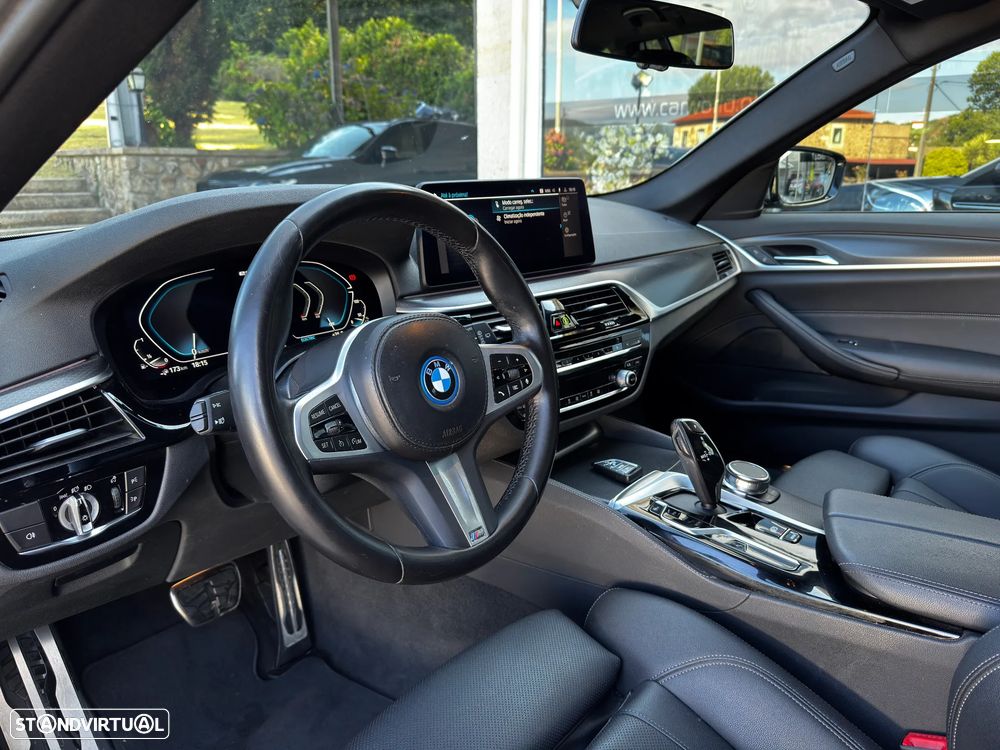 BMW 530 e Pack M - 13