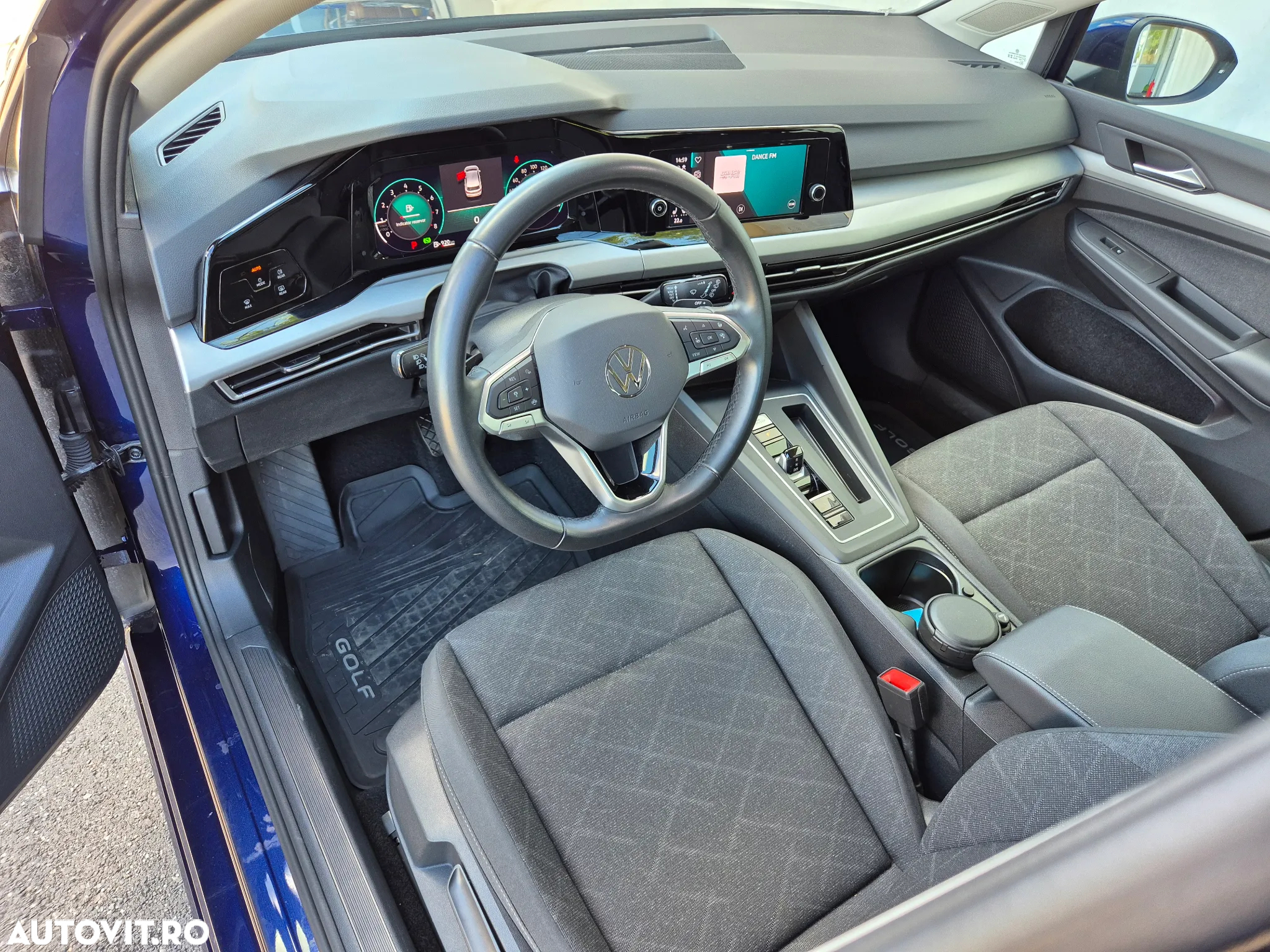 Volkswagen Golf 1.0 eTSI DSG MHEV Life - 10