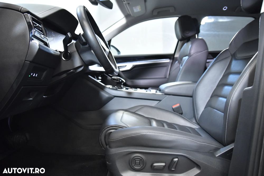 Volkswagen Touareg - 23