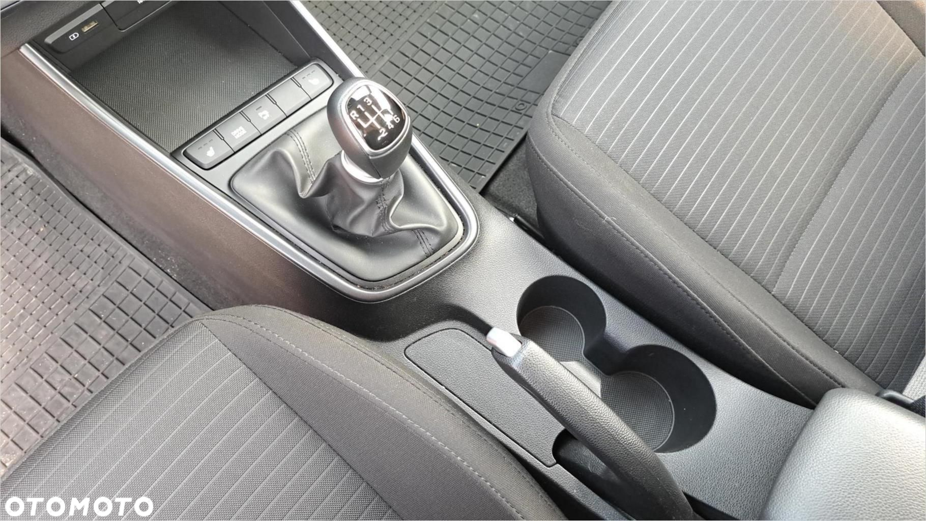 Hyundai i20 - 15