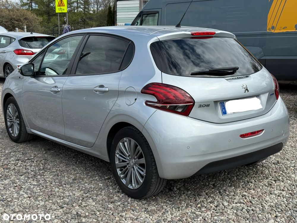 Peugeot 208 PureTech 82 Start & Stop Allure - 5