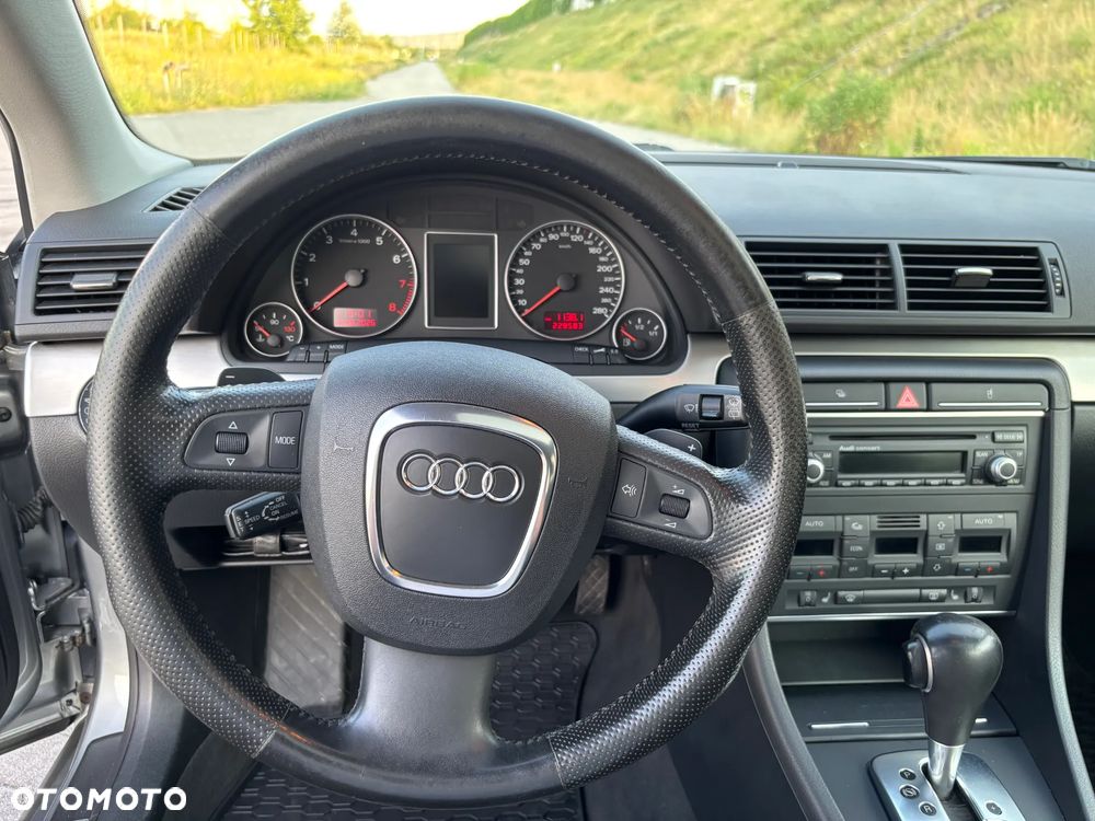 Audi A4 Avant 2.0 T FSI quattro tiptronic - 16