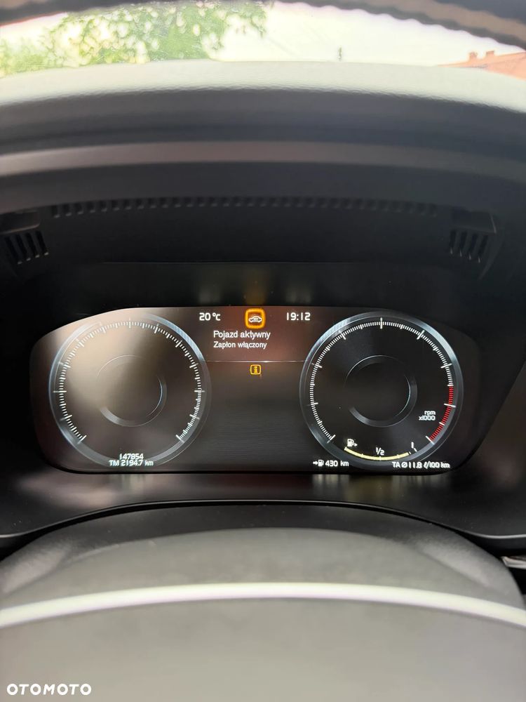 Volvo XC 60 T5 R-Design - 9