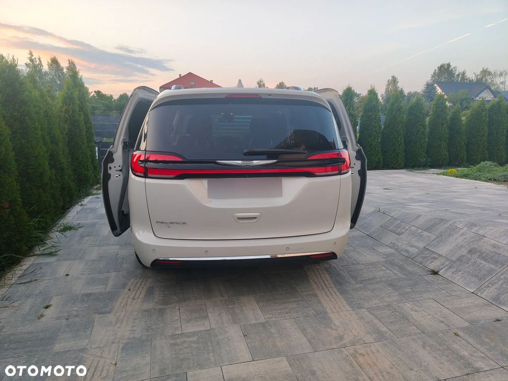 Chrysler Pacifica - 25