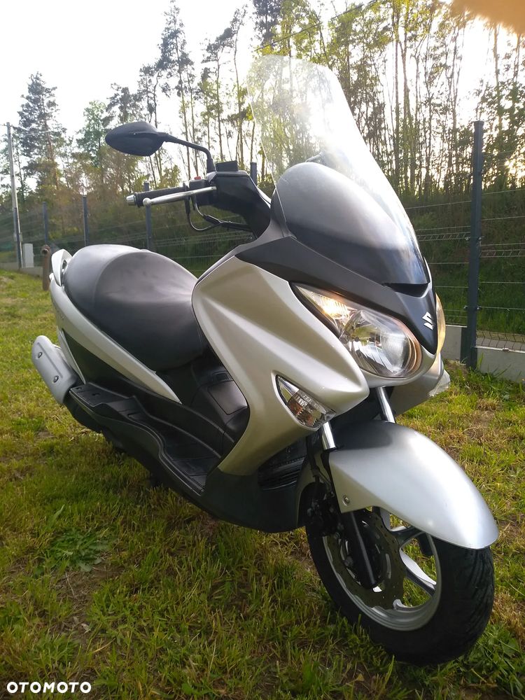 Suzuki Burgman - 11