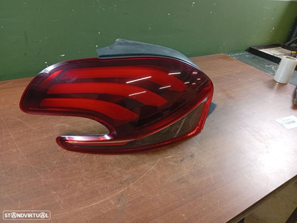 FAROLIM TRASEIRO ESQUERDO PEUGEOT 208 - 1