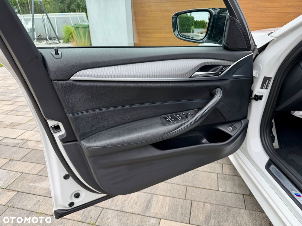 BMW Seria 5 540d xDrive M Sport sport - 28
