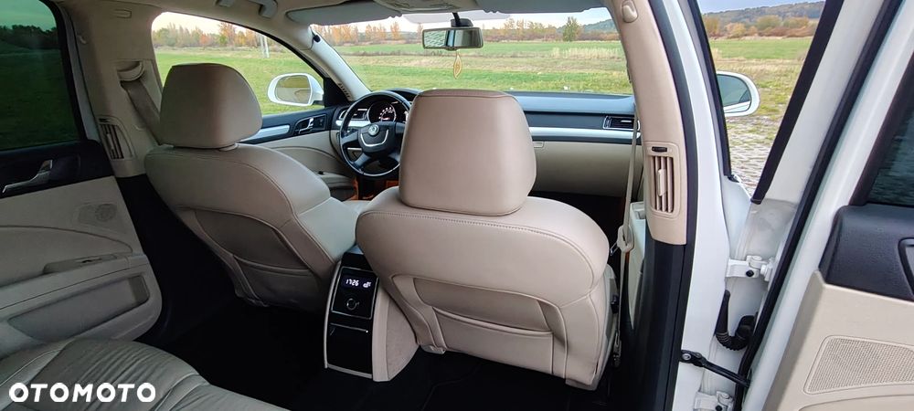 Skoda Superb 2.0 TDI Elegance DSG - 10