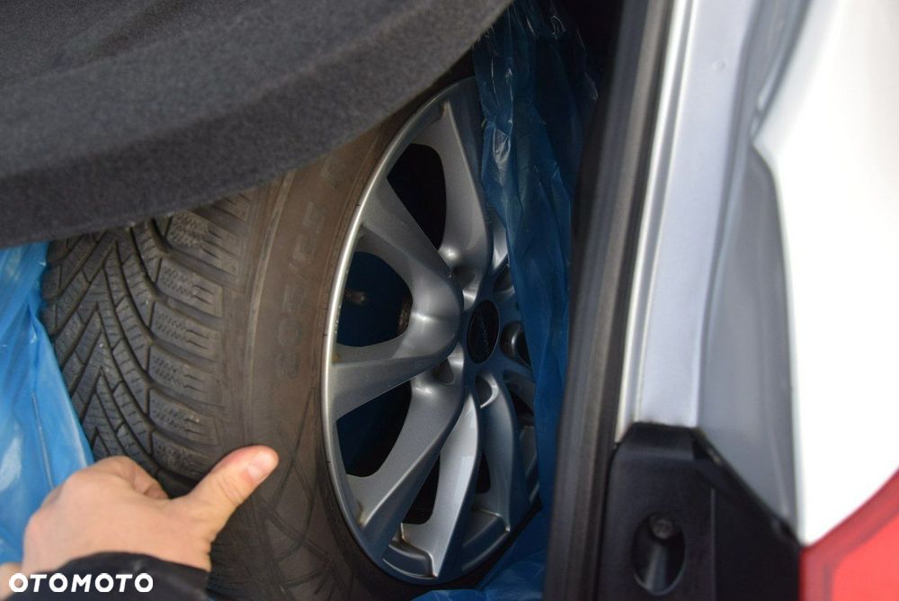 Hyundai i30 1.6 CRDi Fifa World Cup Edition - 22