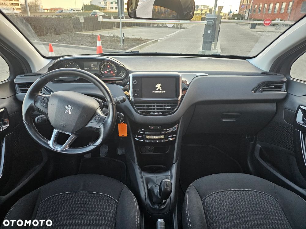 Peugeot 208 PureTech 82 Urban Move - 19