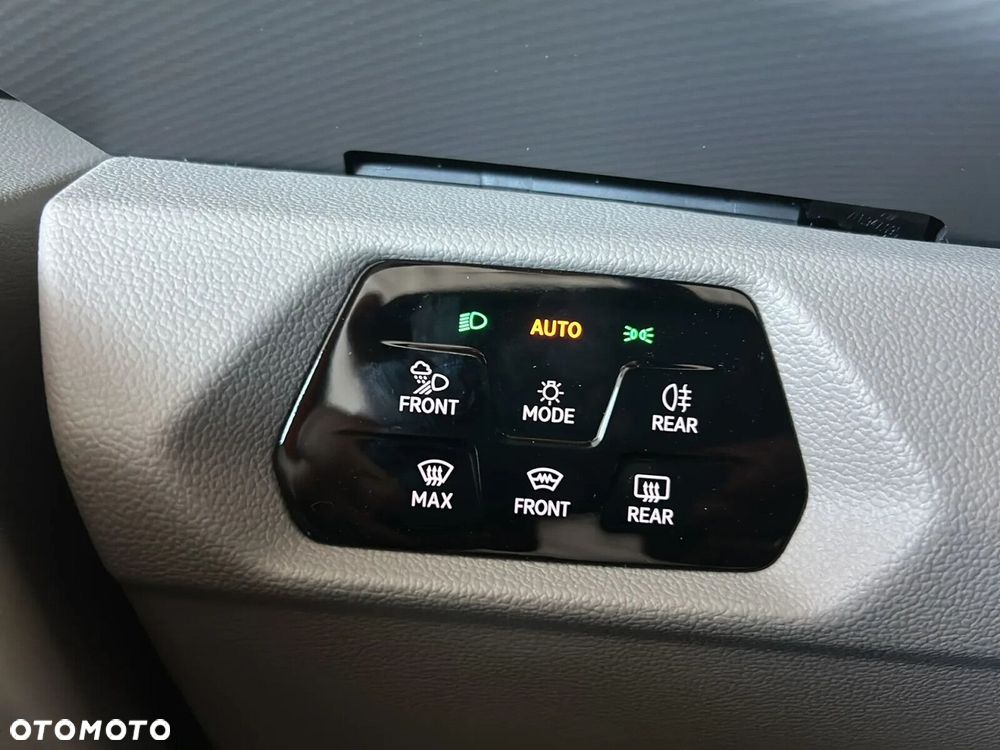 Volkswagen Multivan - 27