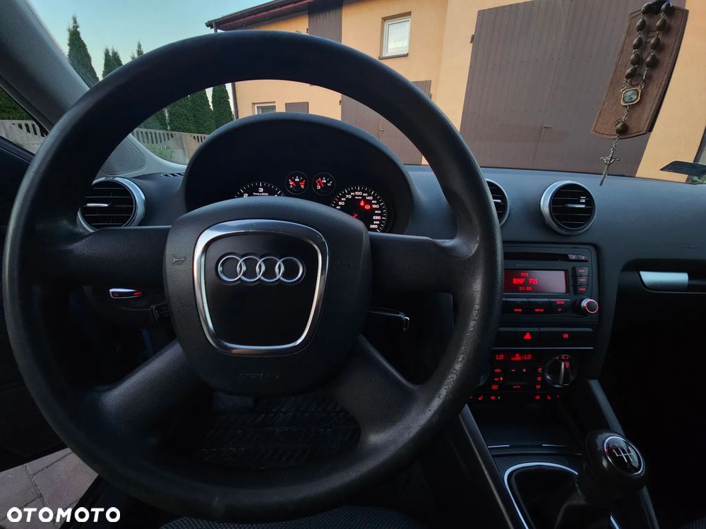 Audi A3 Sportback 2.0 TDI Ambiente - 16