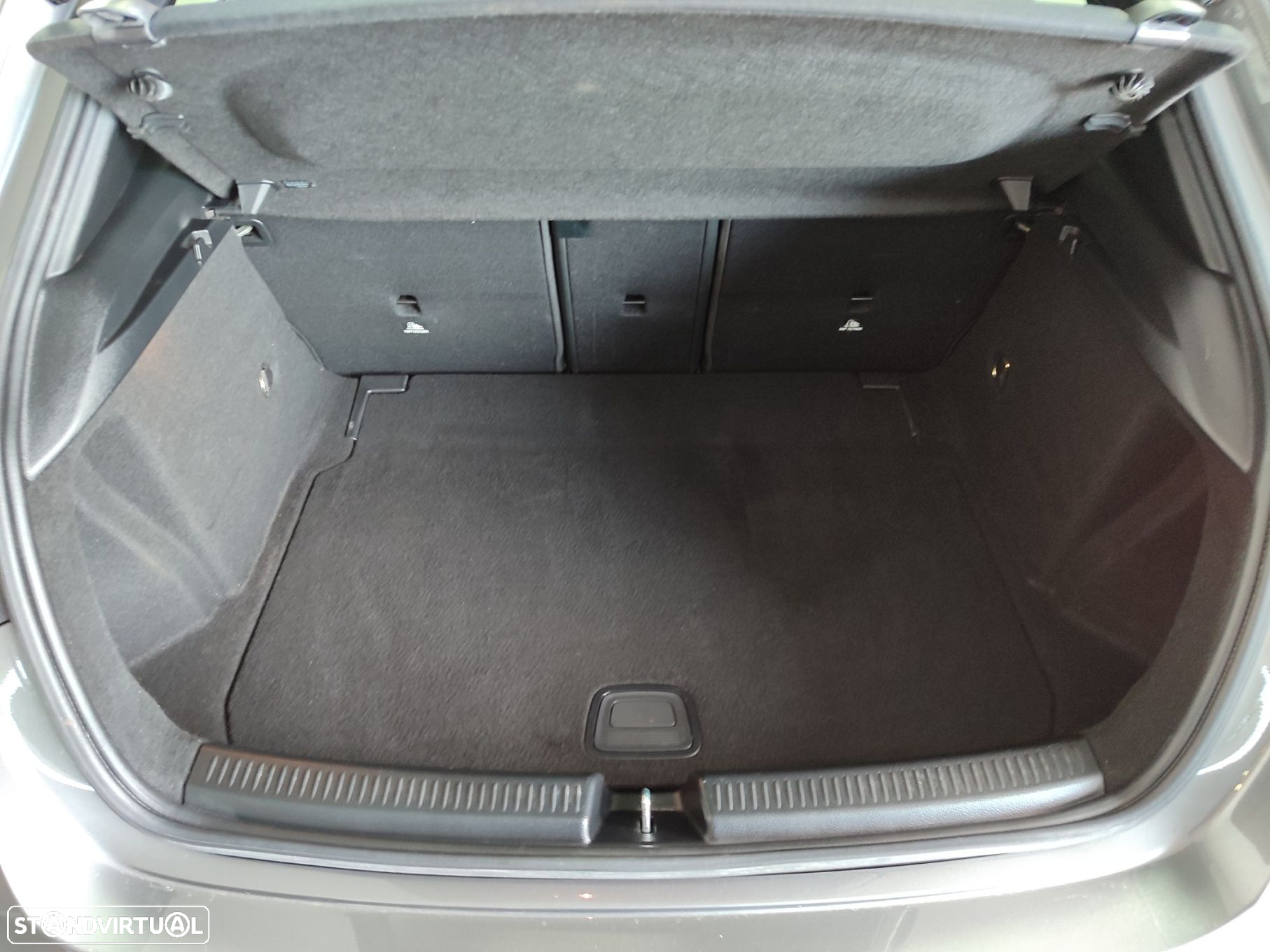 Mercedes-Benz A 200 Progressive - 40