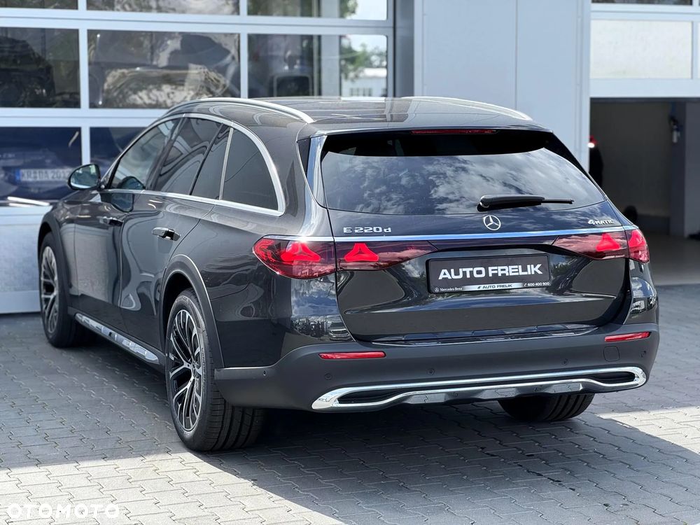 Mercedes-Benz Klasa E 220 d 4Matic 9G-TRONIC - 11