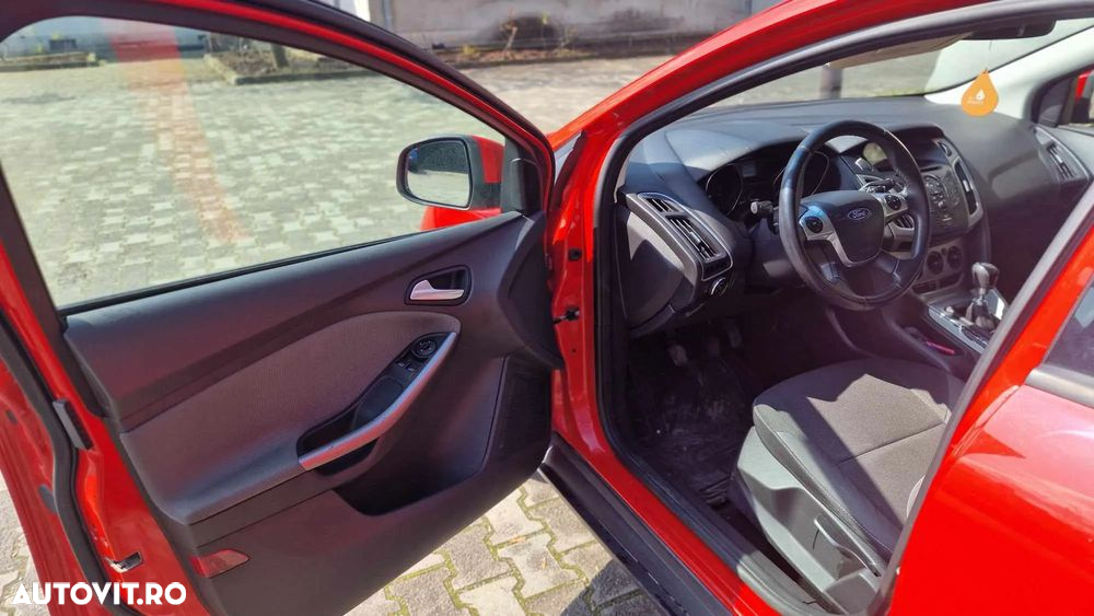 Ford Focus - 24