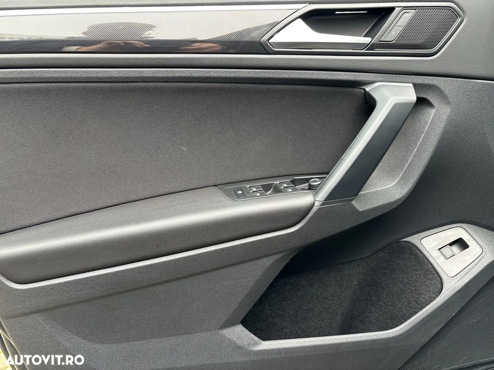 Volkswagen Tiguan 2.0 TDI SCR 4MOTION DSG Elegance - 8