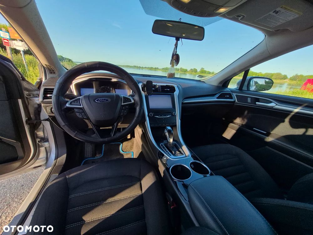 Ford Fusion - 9