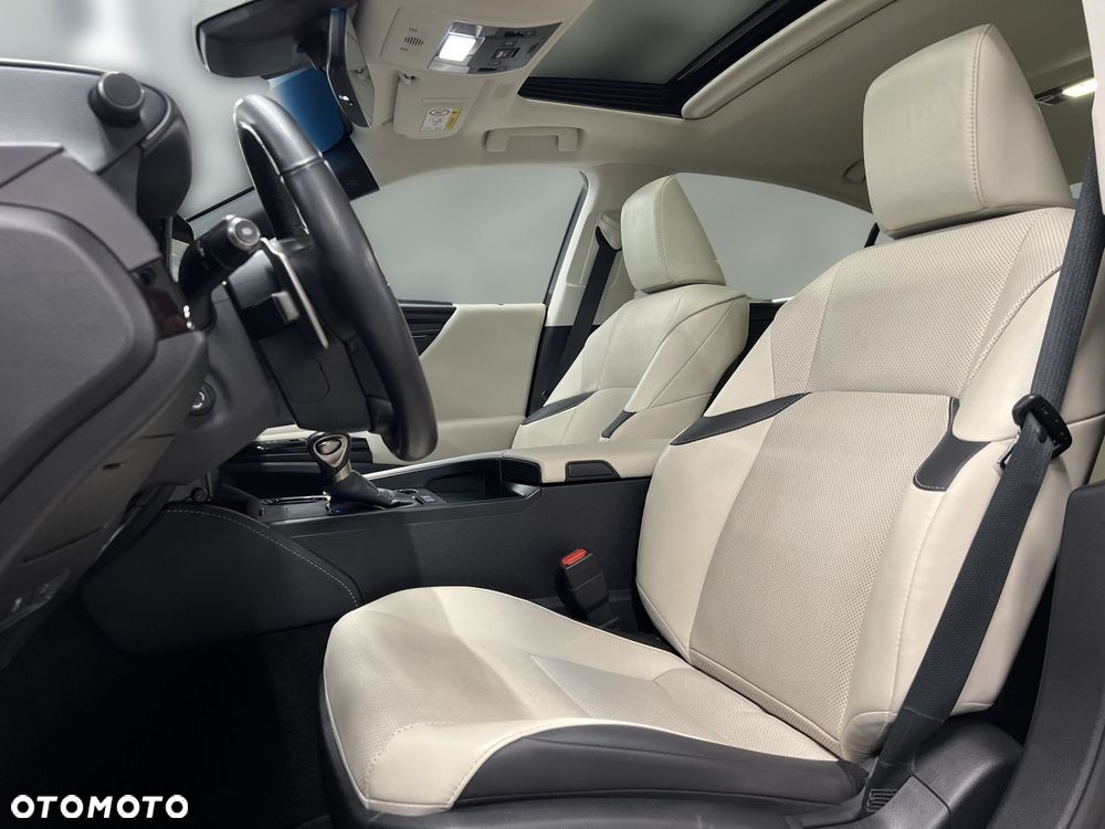 Lexus ES 300h Business Edition - 20