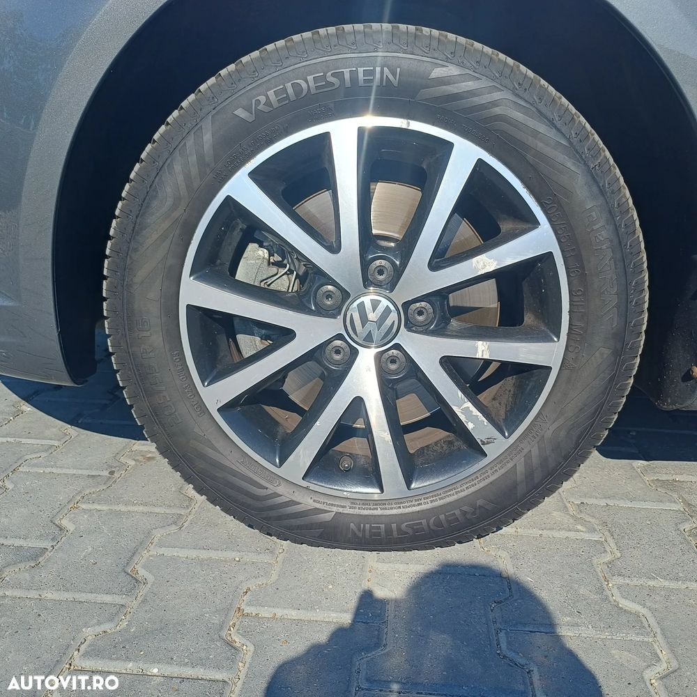 Volkswagen Touran 2.0 TDI DPF Highline - 12