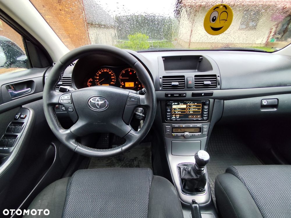 Toyota Avensis - 8