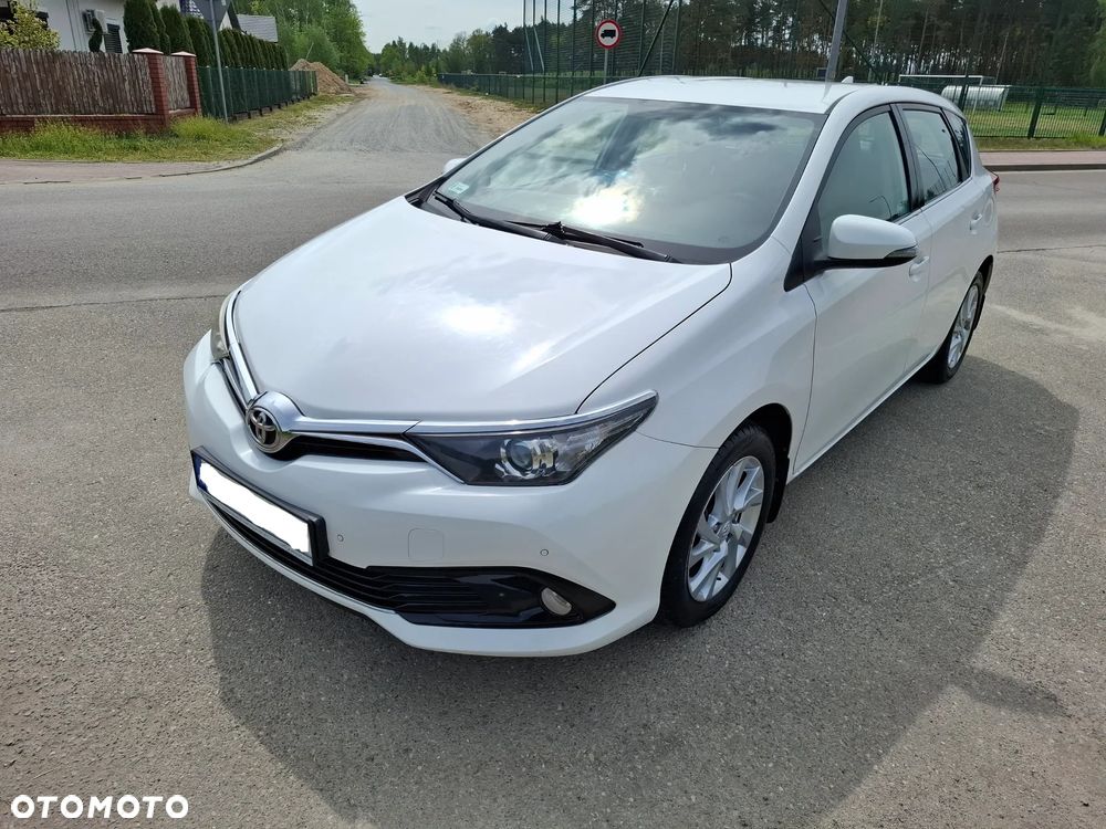 Toyota Auris 1.6 Premium - 4