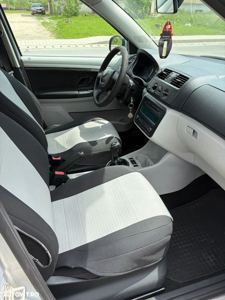 Skoda Fabia 1.2 HTP Ambiente - 12