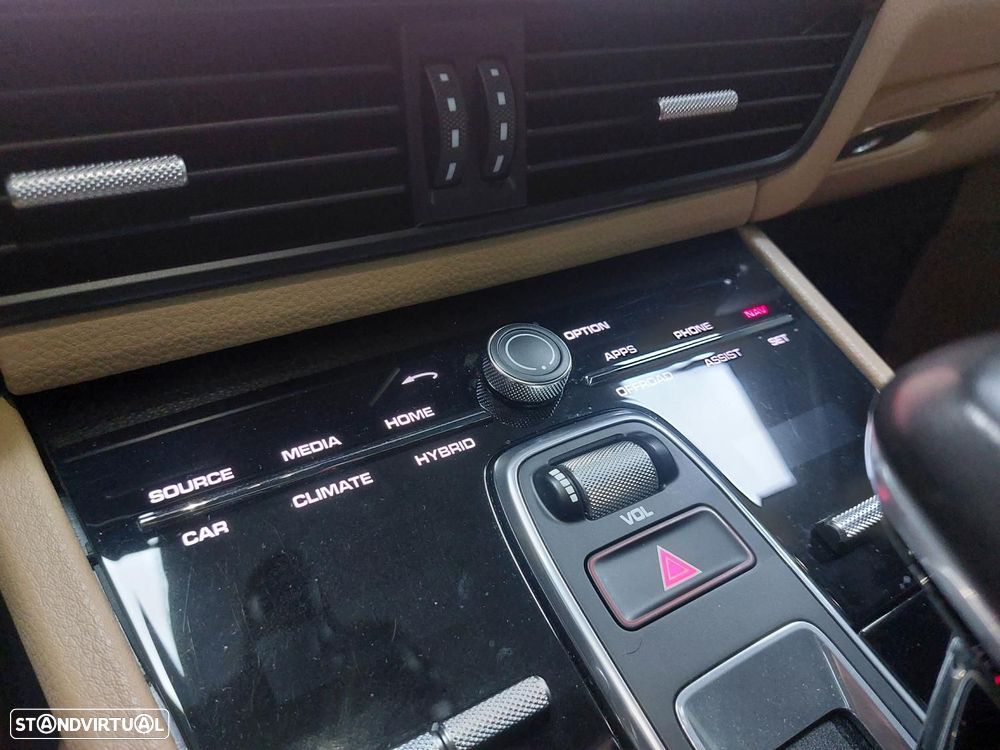 Porsche Cayenne Coupé E-Hybrid - 28