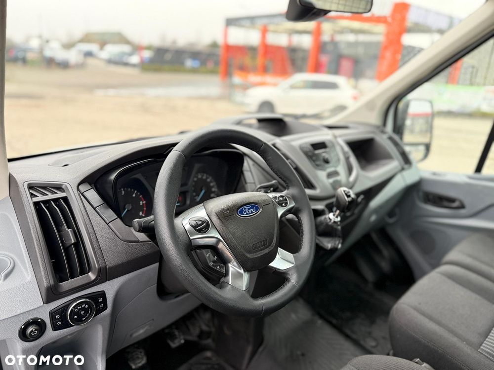 Ford Transit. - 9