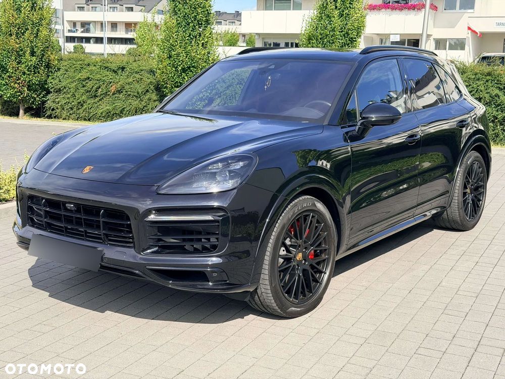 Porsche Cayenne - 1