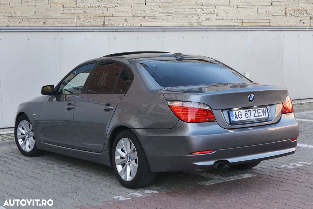 BMW Seria 5 520d Touring Special Edition - 14