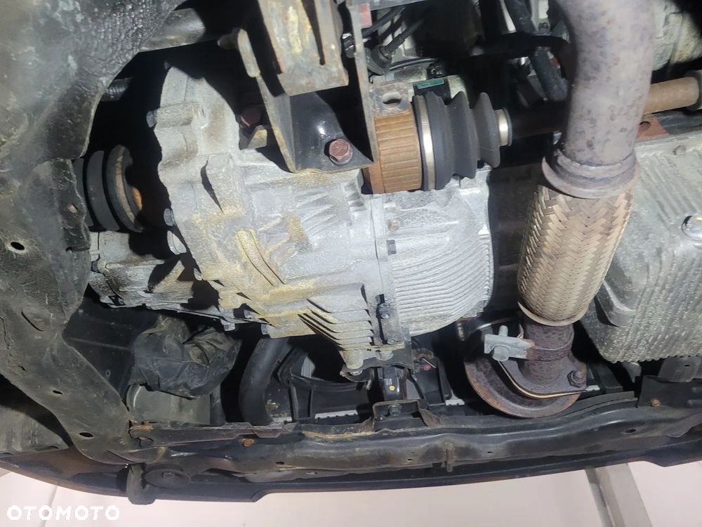 Hyundai Elantra 2.0i GLS - 28