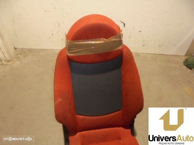 BANCO FRONTAL DIREITO SMART FORFOUR 2005 - - 3