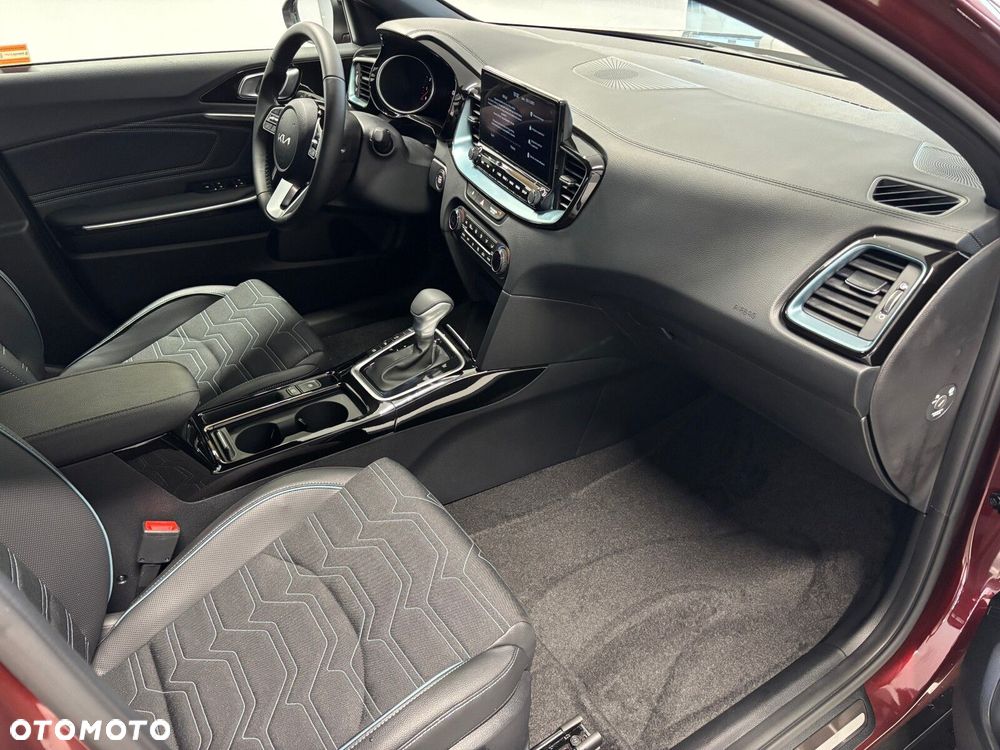 Kia XCeed - 14